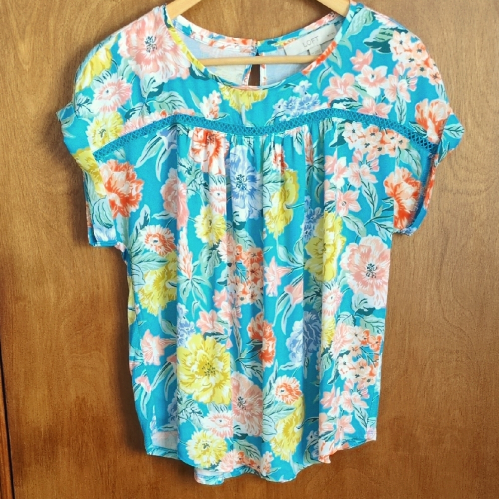 LOFT Floral Top Size MP